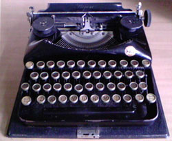 Bijou typewriter